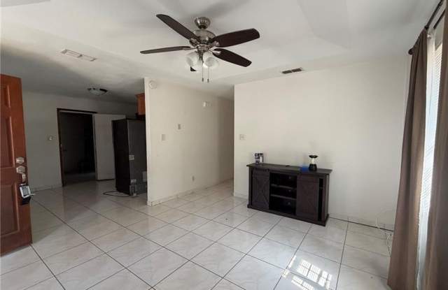108 W La Quinta Drive Gallery 2