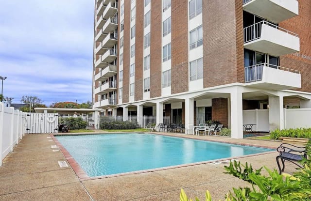 715 S Upper Broadway - 715 S Upper Broadway St, Corpus Christi, TX 78401