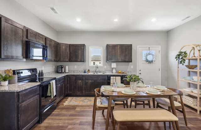 134 West Ledgestone Drive Gallery 2