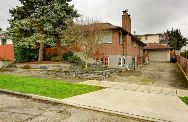 Beautiful 4 bedroom plus office home in Ballard photos photos