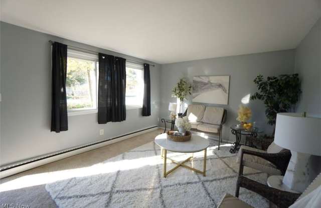 211 Hilltop Drive Gallery 2