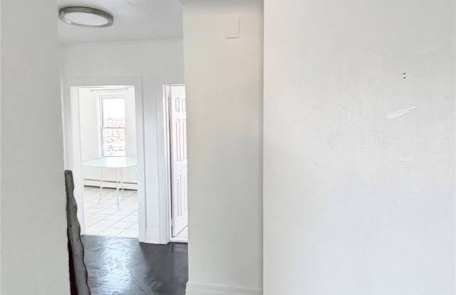 128 Deer Park Avenue Gallery 2
