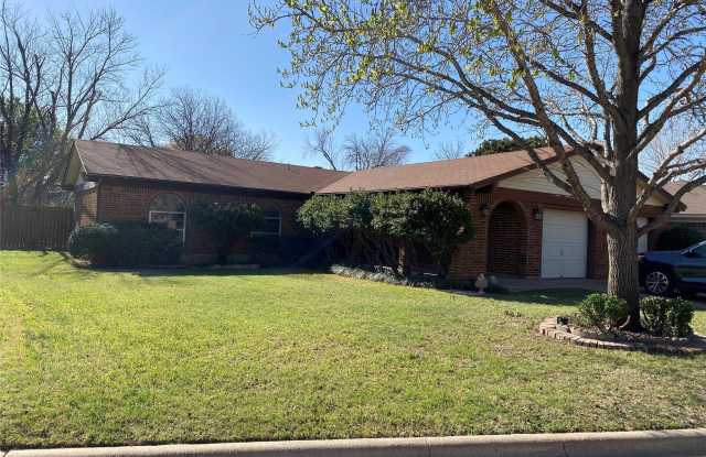 4841 Oaklawn Drive Gallery 1