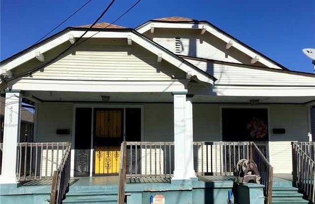 4237 GENERAL PERSHING Street photos photos