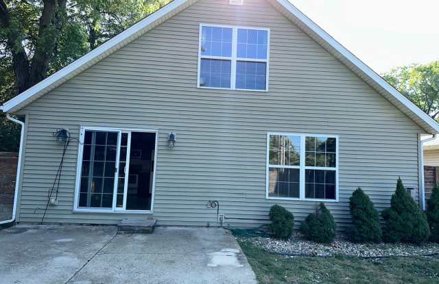 Available for Rent: 2 Bedroom/1.5 Bathroom Single Family Home photos photos