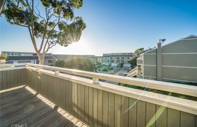 1 Land Fall Court - 1 Land Fall Court, Newport Beach, CA 92663