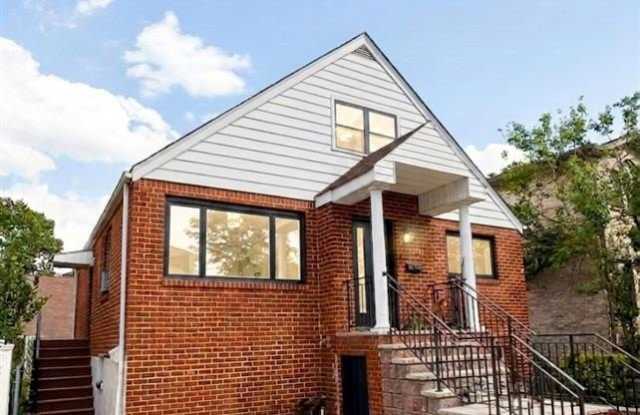 2278 Center Avenue photos photos