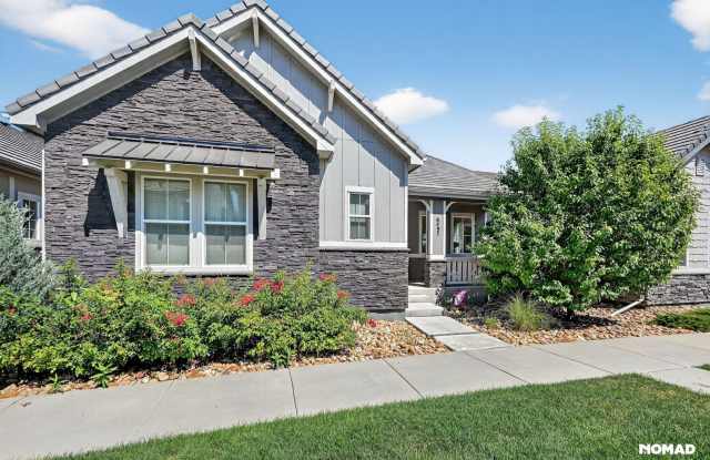 Stunning 4BR House in Englewood - 6497 Village Lane, Centennial, CO 80111