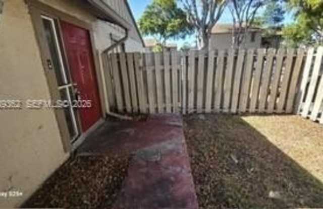 5920 NW 21st St photos photos