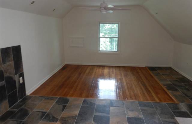 271 S Fulton Avenue Gallery 1