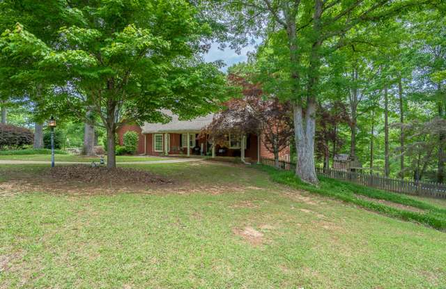 500 Dickson Springs Rd Gallery 4