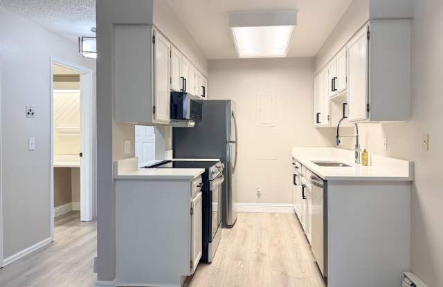 Updated Condo in Aurora Gallery 3