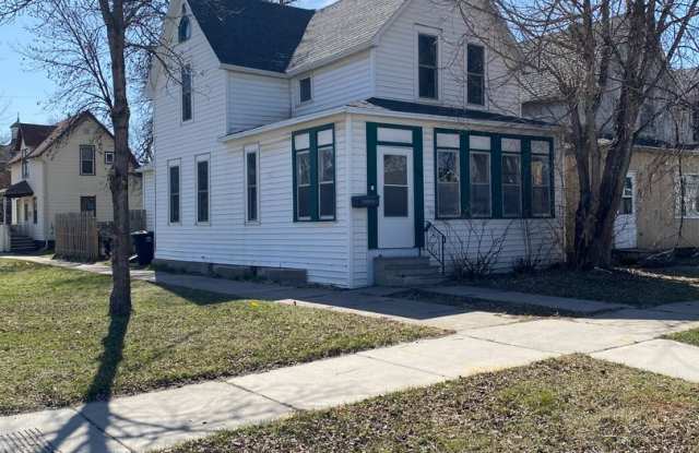 Fully remodeled 3 bedroom 2 bath near downtown and Greenway! photos photos