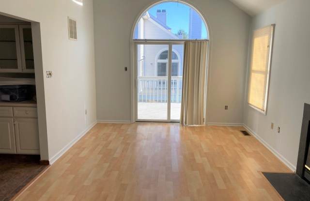 108 Cross Country Ct Gallery 3