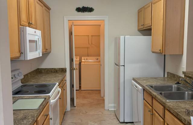 2037 B Silvercrest Dr - 1 photos photos