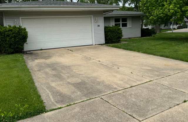 Close to Springfields Lake. Near lake Shore Dr. - 30 Coachlight Court, Springfield, IL 62703 Close to Springfields Lake. Near lake Shore Dr. - 30 Coachlight Court, Springfield, IL 62703