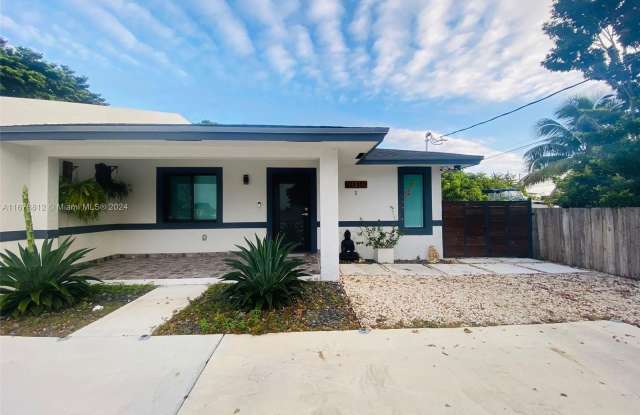 11311 11311 sw 220 st - 11311 Southwest 220th Street, Goulds, FL 33170