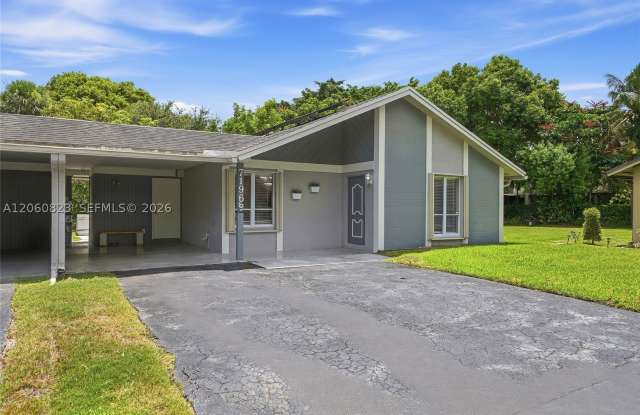 7196 SW 22nd Pl Gallery 1