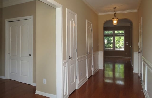 211 Chateau Place Gallery 2