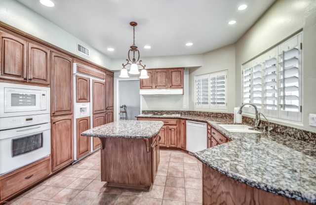 5870 W Del Lago Circle Gallery 2