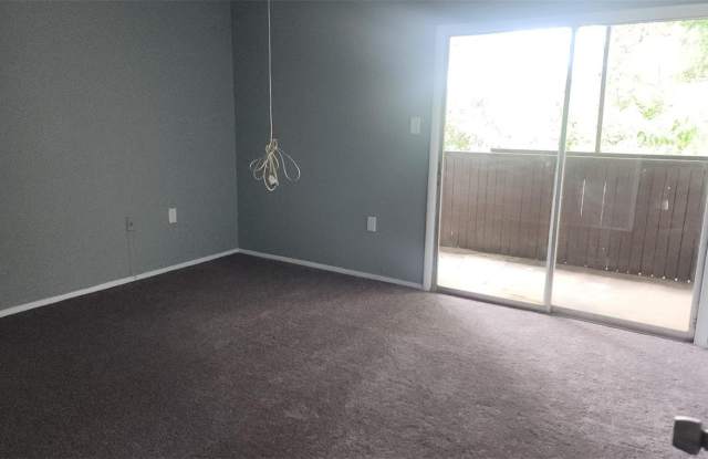 1818 WARRINGWOOD Drive Gallery 2