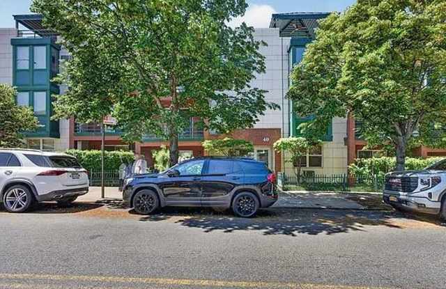 40 Bay Ridge Ave Gallery 2