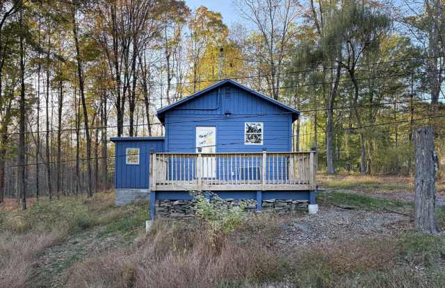 2465 Glasco Turnpike unit: 2 - 2465 Glasco Turnpike, Woodstock, NY 12498