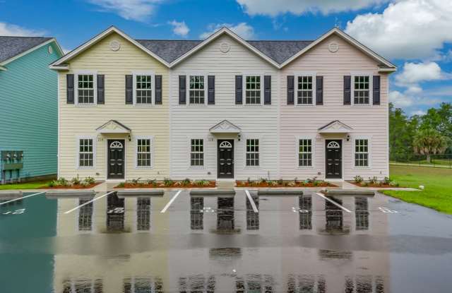 Your Fresh Start Awaits! Townhomes Available Today! - 10 Old Courthouse Way, Wakulla County, FL 32327