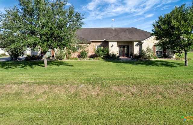 135 Wellspring Boulevard - 135 Wellspring Boulevard, Victoria County, TX 77904