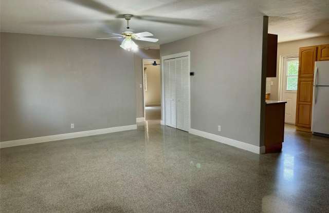 2624 NE 8th Court Gallery 3