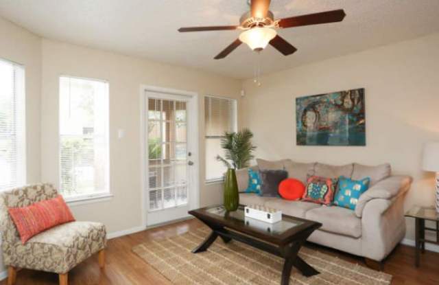 8557 Floyd Curl Dr Gallery 1