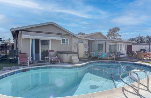 Beautiful Furnished 6 bed 3 bath with Sparkling pool and Spa photos photos