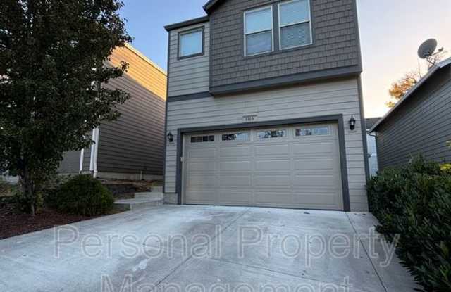 3303 NE 43rd Pl Gallery 1
