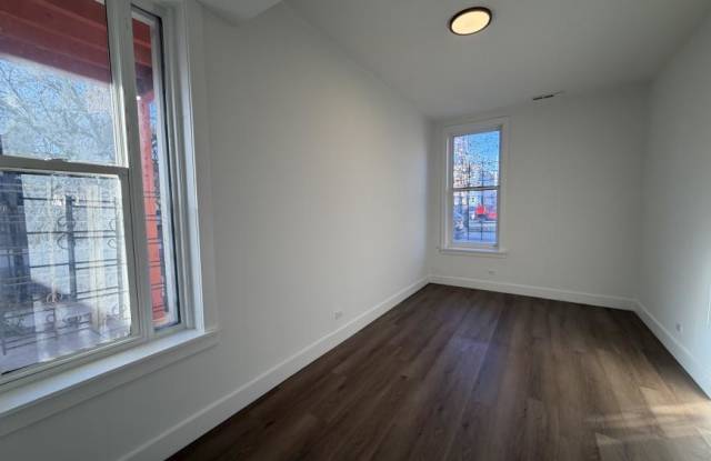 1456 N Kedzie Gallery 2