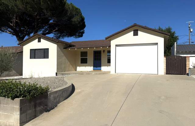 Charming 2 Bedroom, 1 Bathroom House With 1 Car Garage And Water Included In Solvang photos photos