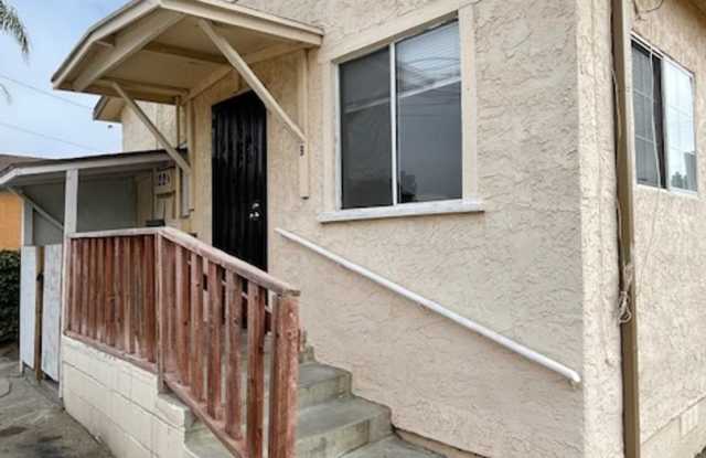2 bedroom 1 bathroom with A/C photos photos