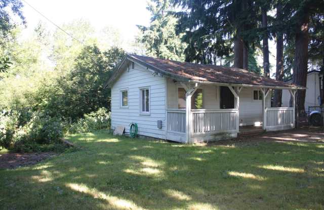 2/3rd acre lot! 1 bdrm 1 bath. Store your toys, Enjoy Big fenced yard! Multiple storage. Close to Boeing! photos photos