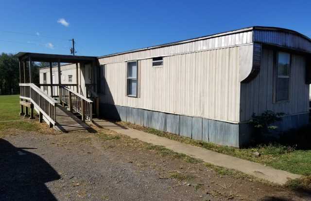 “Comfortable and Convenient” 3 bedroom 2 bathroom Gallery 1