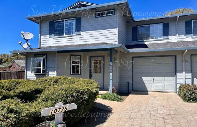 3 Bedroom 1.5 Bath Townhome near Racetrack Neighborhood! photos photos