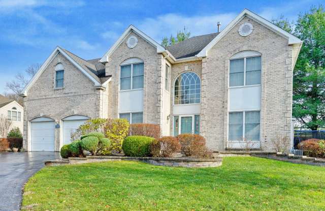 68 Vardon Way - 68 Vardon Way, Monmouth County, NJ 07727