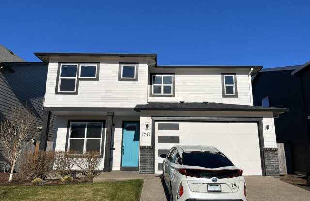 Expansive 2020 Forest Grove Home with 4 Bedrooms, Loft, Modern Kitchen  Covered Patio photos photos