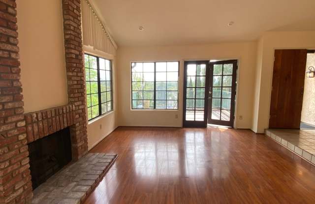 Beautiful Views, Spacious 4 bed 3.5 bath home West Hills photos photos