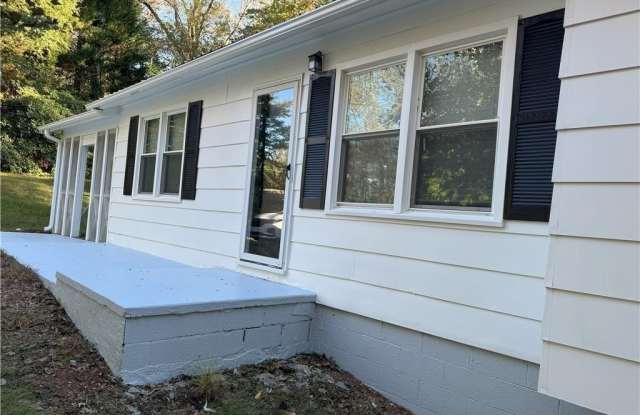 133 Salem Drive - 133 Salem Drive, Mount Airy, NC 27030