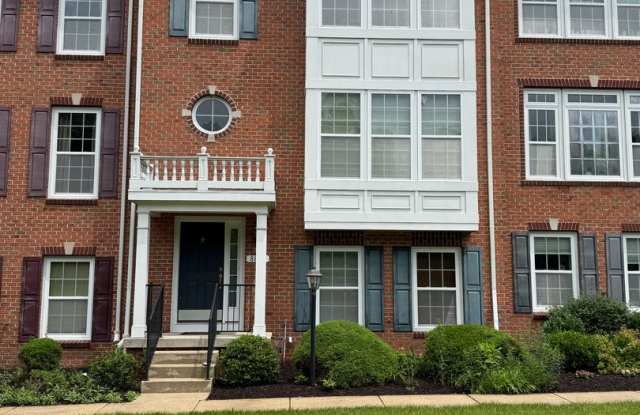 ACT FAST! 4 Bedroom Townhome in Desirable Gateway Overlook Community! photos photos