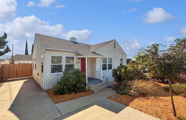 Charming 3BR Home with Expansive Backyard in Lemon Grove photos photos