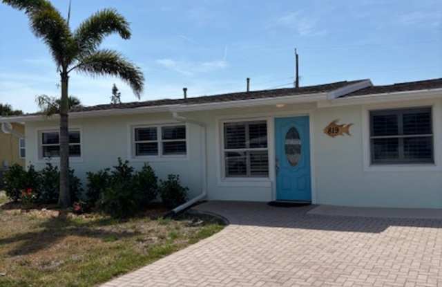 BEACH LIFE! 3/2 HOME FOR LEASE BEACHSIDE! Reduced photos photos