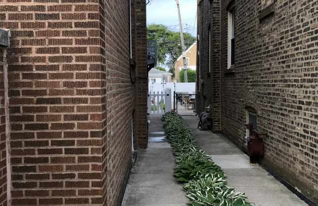 4419 North Lavergne Avenue Gallery 2