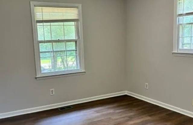 1011 Smith Sisters Road Gallery 4