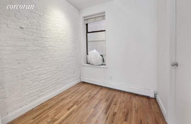 305 West Broadway Gallery 3