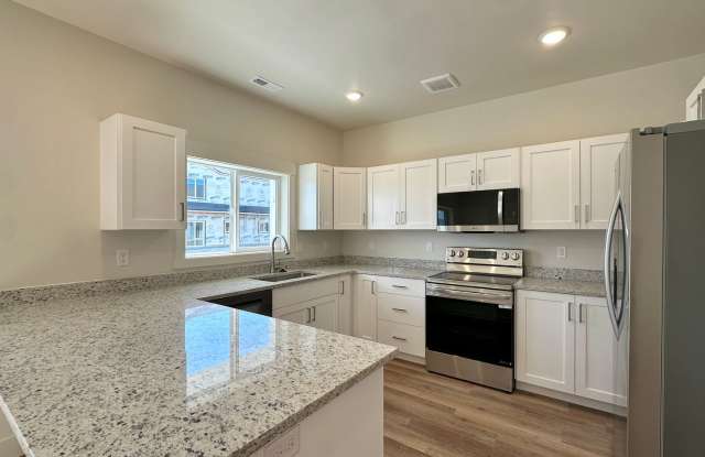 Brand New 3 Bed / 2.5 Bath Townhome in Sugar Mill Community photos photos